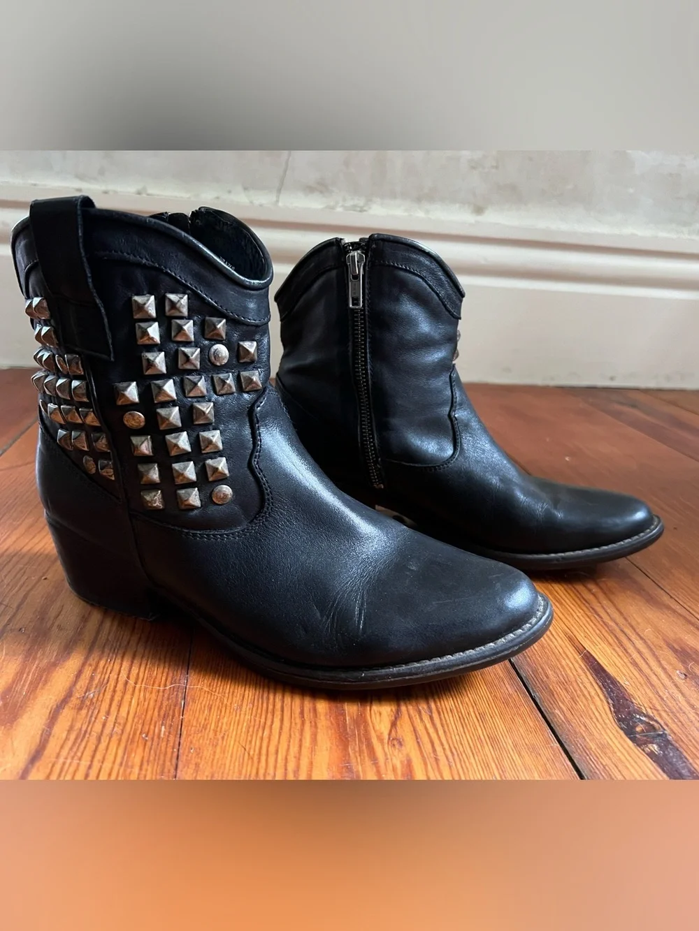 Studded Black Leather Ankle Boots - Steve Madden - size 40